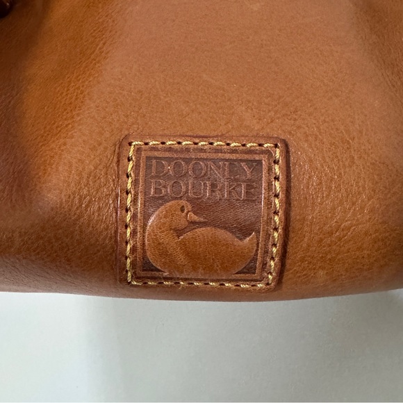 Dooney and Bourke leather satchel - Picture 5 of 7